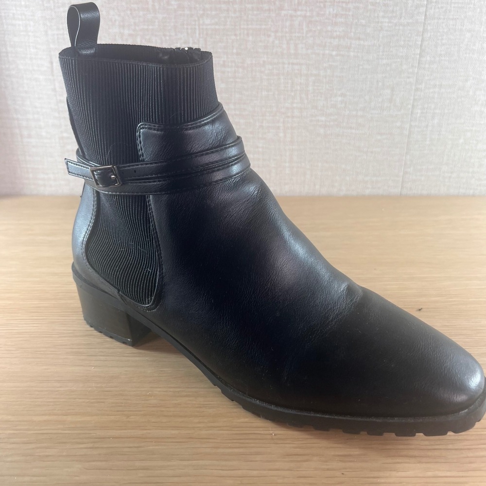 Anne Klein iFlex Cleo Black Leather Ankle Boots Buckle Detail Lug Sole 8.5M
